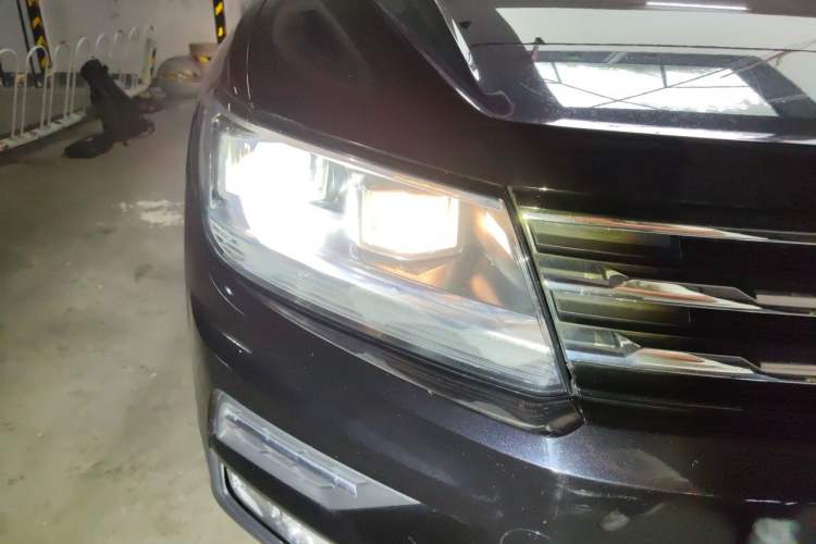 Used Volkswagen Tiguan L 2021 330TSI Automatic Two-Wheel Drive Smart Edition Right Front Headlight