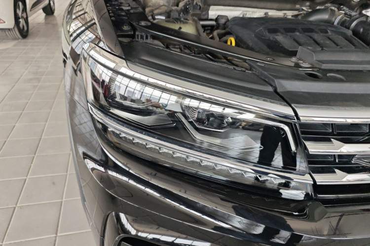 Used Volkswagen Tiguan L 2021 330TSI Automatic Two-Wheel Drive R-Line Flagship Edition Right Front Headlight