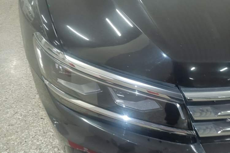 Used Volkswagen Tiguan L 2021 330TSI Automatic Two-Wheel Drive R-Line Flagship Edition Right Front Headlight