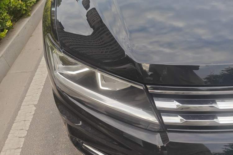 Used Volkswagen Tiguan L 2021 330TSI Automatic Two-Wheel Drive R-Line Enhanced Edition Right Front Headlight