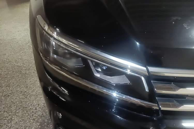 Used Volkswagen Tiguan L 2021 330TSI Automatic Two-Wheel Drive R-Line Flagship Edition Right Front Headlight