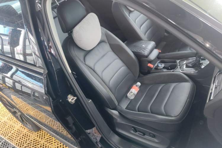 Used Volkswagen Tiguan L 2021 330TSI Automatic Two-Wheel Drive Smart Edition Right Front Seat