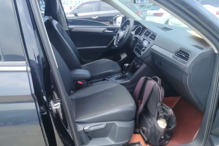 Used Volkswagen Tiguan L 2021 330TSI Automatic Two-Wheel Drive Comfort Edition Right Front Seat