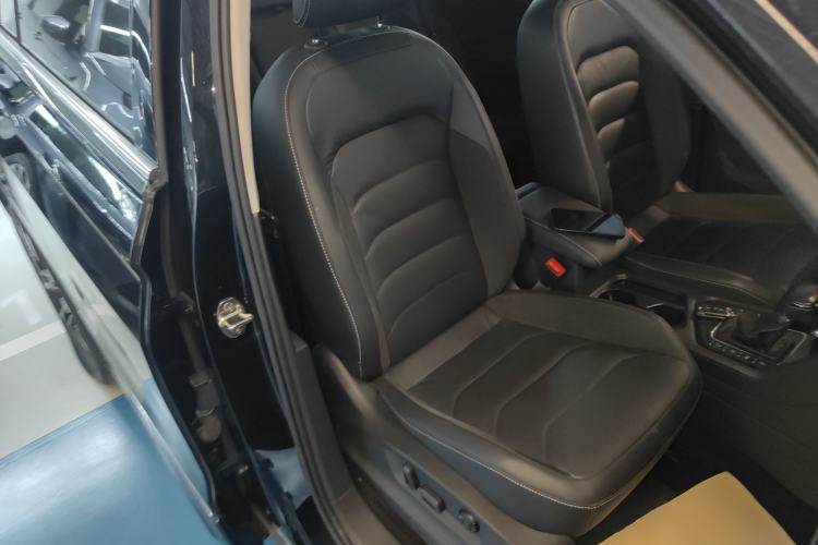 Used Volkswagen Tiguan L 2021 330TSI Automatic Two-Wheel Drive R-Line Enhanced Edition Right Front Seat