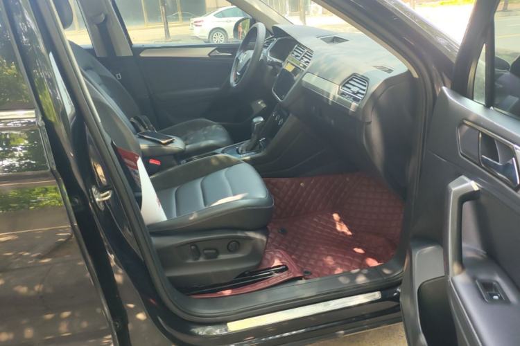 Used Volkswagen Tiguan L 2021 330TSI Automatic Two-Wheel Drive Smart Edition Right Front Seat
