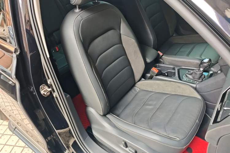 Used Volkswagen Tiguan L 2021 330TSI Automatic Two-Wheel Drive Smart Edition Right Front Seat