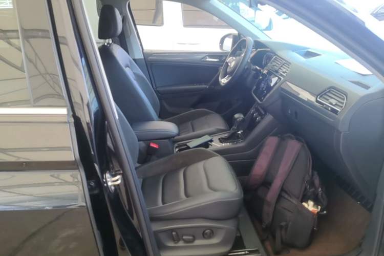Used Volkswagen Tiguan L 2021 330TSI Automatic Two-Wheel Drive R-Line Flagship Edition Right Front Seat