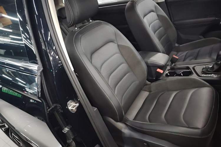 Used Volkswagen Tiguan L 2021 330TSI Automatic Two-Wheel Drive R-Line Enhanced Edition Right Front Seat