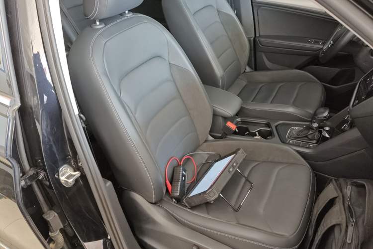 Used Volkswagen Tiguan L 2021 330TSI Automatic Two-Wheel Drive Smart Edition Right Front Seat