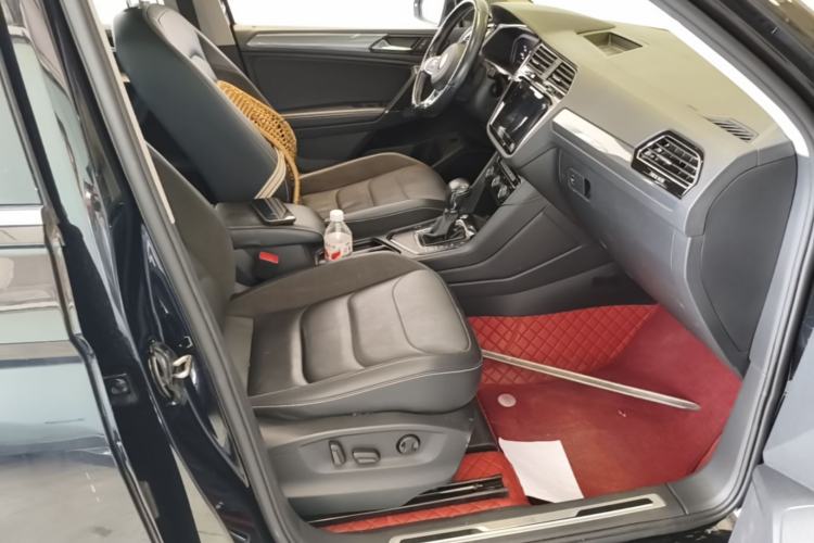 Used Volkswagen Tiguan L 2021 330TSI Automatic Two-Wheel Drive R-Line Enhanced Edition Right Front Seat