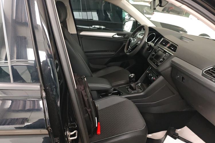 Used Volkswagen Tiguan L 2021 330TSI Automatic Two-Wheel Drive Comfort Edition Right Front Seat