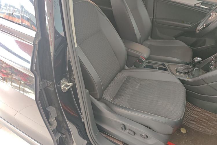 Used Volkswagen Tiguan L 2021 330TSI Automatic Two-Wheel Drive Comfort Edition Right Front Seat