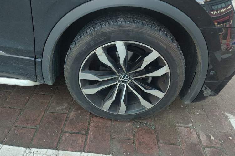 Used Volkswagen Tiguan L 2021 330TSI Automatic Two-Wheel Drive R-Line Enhanced Edition Right Front Wheel Hub