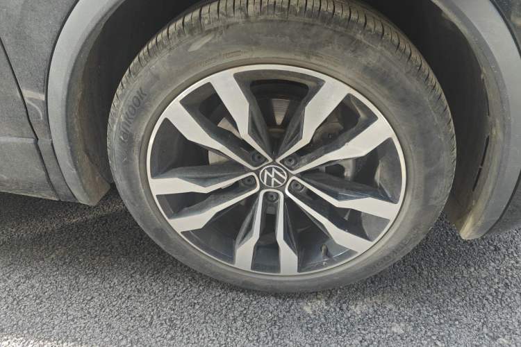 Used Volkswagen Tiguan L 2021 330TSI Automatic Two-Wheel Drive R-Line Enhanced Edition Right Front Wheel Hub