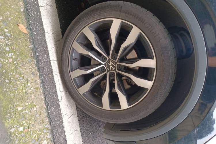 Used Volkswagen Tiguan L 2021 330TSI Automatic Two-Wheel Drive R-Line Enhanced Edition Right Front Wheel Hub
