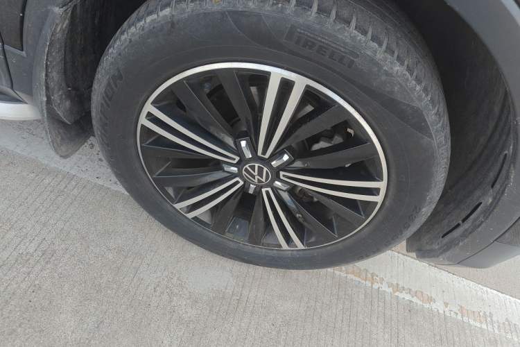 Used Volkswagen Tiguan L 2021 280TSI Automatic Two-Wheel Drive Smart Edition Right Front Wheel Hub