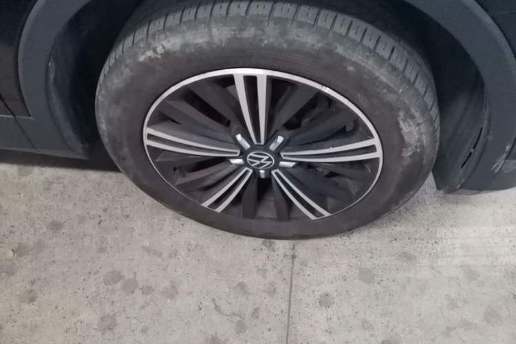 Used Volkswagen Tiguan L 2021 330TSI Automatic Two-Wheel Drive Comfort Edition Right Front Wheel Hub