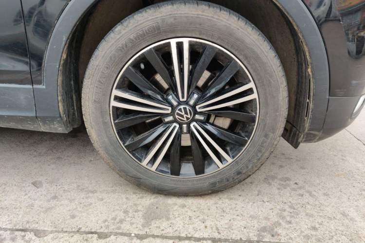 Used Volkswagen Tiguan L 2021 330TSI Automatic Two-Wheel Drive Smart Edition Right Front Wheel Hub