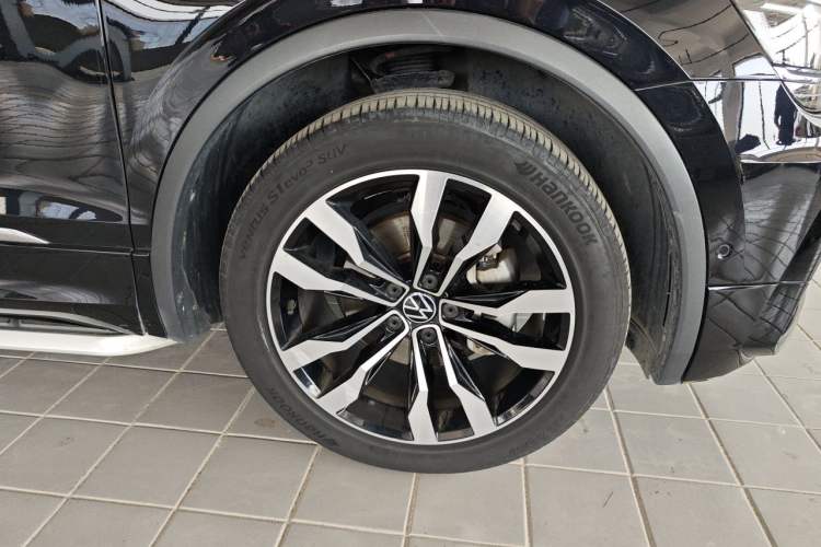 Used Volkswagen Tiguan L 2021 330TSI Automatic Two-Wheel Drive R-Line Flagship Edition Right Front Wheel Hub