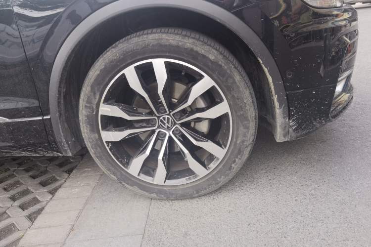 Used Volkswagen Tiguan L 2021 330TSI Automatic Two-Wheel Drive R-Line Enhanced Edition Right Front Wheel Hub