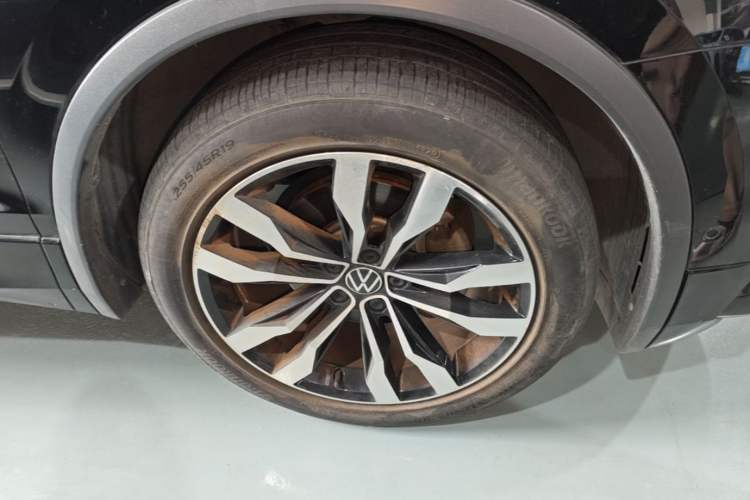 Used Volkswagen Tiguan L 2021 330TSI Automatic Two-Wheel Drive R-Line Enhanced Edition Right Front Wheel Hub
