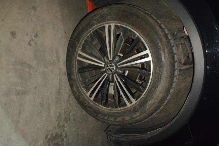 Used Volkswagen Tiguan L 2021 330TSI Automatic Two-Wheel Drive Smart Edition Right Front Wheel Hub