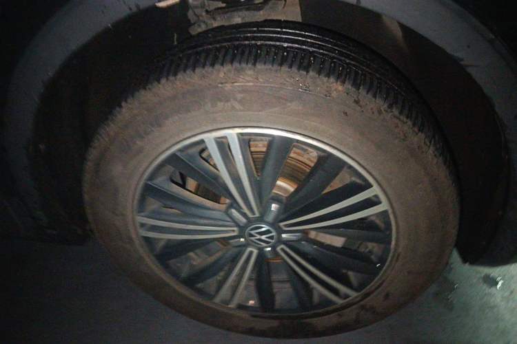 Used Volkswagen Tiguan L 2021 330TSI Automatic Two-Wheel Drive Smart Edition Right Front Wheel Hub