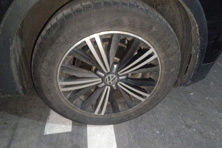 Used Volkswagen Tiguan L 2021 330TSI Automatic Two-Wheel Drive Smart Edition Right Front Wheel Hub