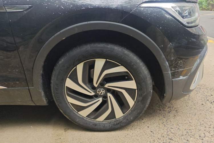Used Volkswagen Tiguan L 2021 330TSI Automatic Two-Wheel Drive Smart Edition Right Front Wheel Hub