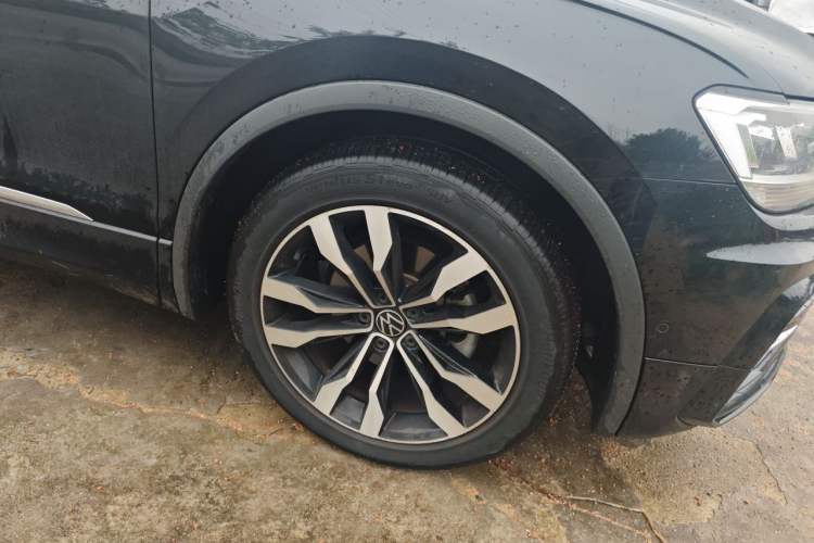 Used Volkswagen Tiguan L 2021 330TSI Automatic Two-Wheel Drive R-Line Enhanced Edition Right Front Wheel Hub