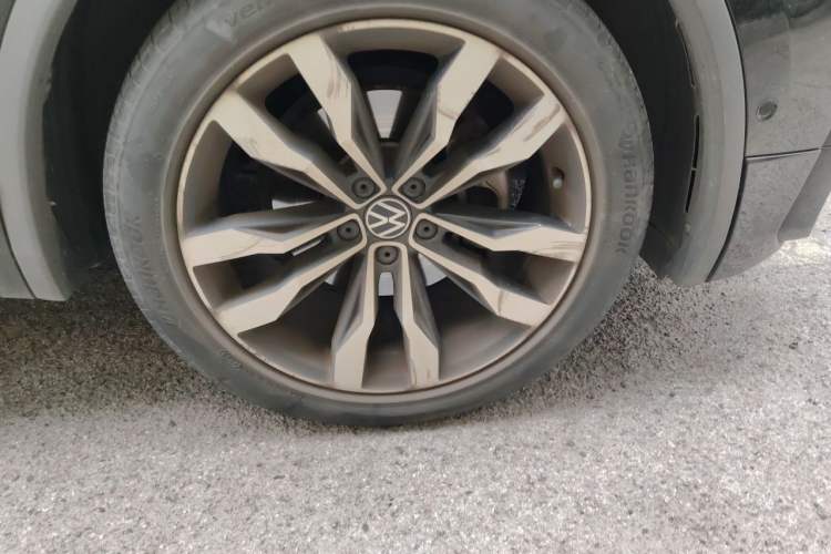Used Volkswagen Tiguan L 2021 330TSI Automatic Two-Wheel Drive R-Line Enhanced Edition Right Front Wheel Hub