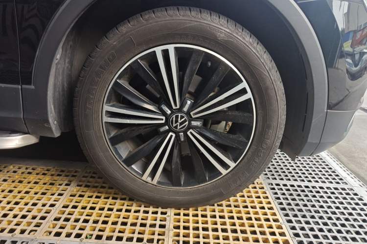 Used Volkswagen Tiguan L 2021 280TSI Automatic Two-Wheel Drive Smart Edition Right Front Wheel Hub