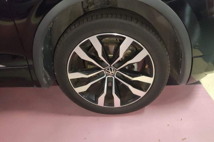 Used Volkswagen Tiguan L 2021 330TSI Automatic Two-Wheel Drive R-Line Enhanced Edition Right Front Wheel Hub