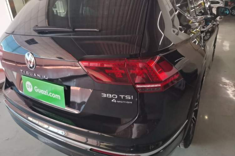 Used Volkswagen Tiguan L 2021 380TSI Automatic All-Wheel Drive R-Line Comfort Plus 7-Seater Right Rear Taillight