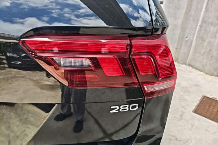 Used Volkswagen Tiguan L 2021 280TSI Automatic Two-Wheel Drive Smart Edition Right Rear Taillight