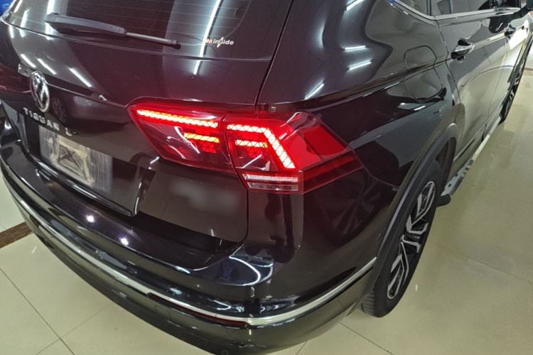 Used Volkswagen Tiguan L 2021 380TSI Automatic All-Wheel Drive R-Line Comfort Plus 7-Seater Right Rear Taillight