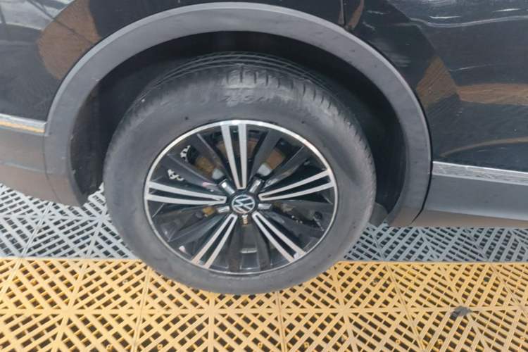 Used Volkswagen Tiguan L 2021 330TSI Automatic Two-Wheel Drive Smart Edition Right Rear Wheel Hub