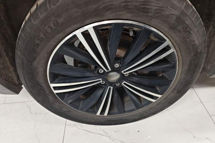 Used Volkswagen Tiguan L 2021 330TSI Automatic Two-Wheel Drive Comfort Edition Right Rear Wheel Hub