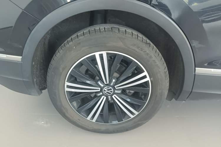 Used Volkswagen Tiguan L 2021 330TSI Automatic Two-Wheel Drive Smart Edition Right Rear Wheel Hub