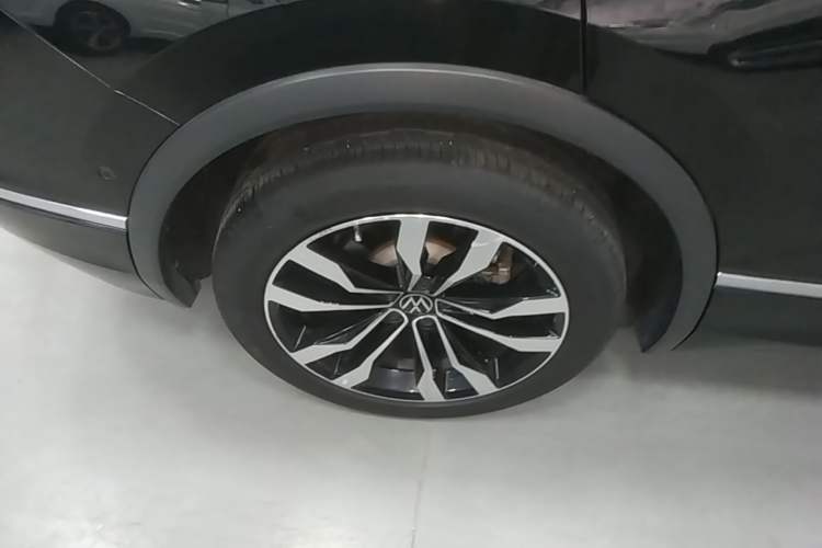 Used Volkswagen Tiguan L 2021 330TSI Automatic Two-Wheel Drive R-Line Enhanced Edition Right Rear Wheel Hub