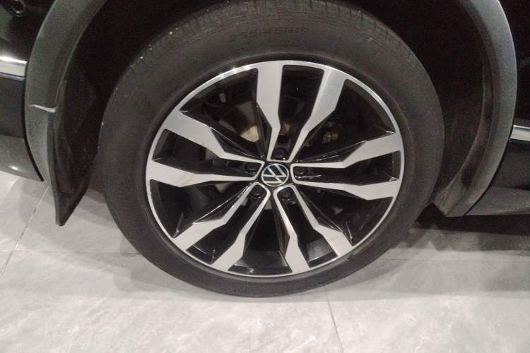 Used Volkswagen Tiguan L 2021 330TSI Automatic Two-Wheel Drive R-Line Enhanced Edition Right Rear Wheel Hub