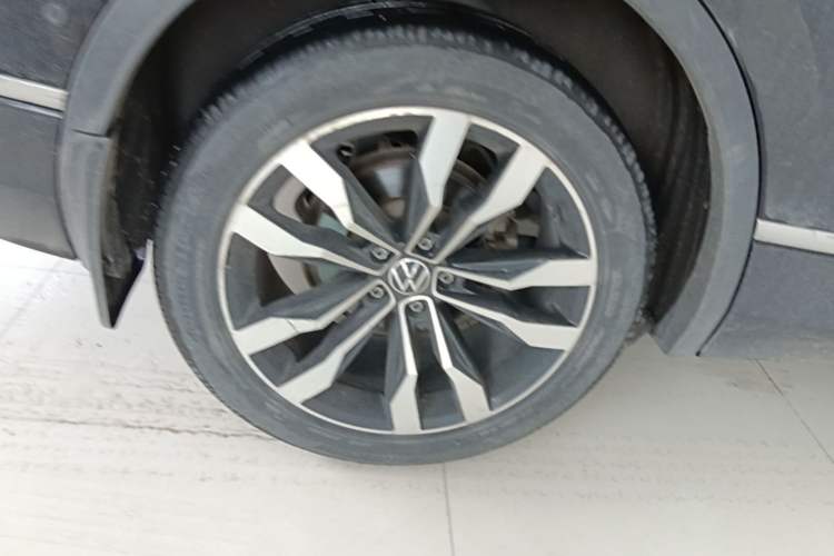 Used Volkswagen Tiguan L 2021 330TSI Automatic Two-Wheel Drive R-Line Enhanced Edition Right Rear Wheel Hub