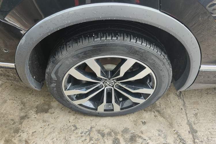 Used Volkswagen Tiguan L 2021 330TSI Automatic Two-Wheel Drive R-Line Enhanced Edition Right Rear Wheel Hub