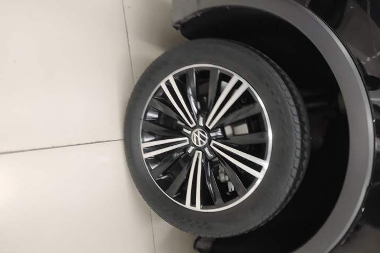 Used Volkswagen Tiguan L 2021 330TSI Automatic Two-Wheel Drive Smart Edition Right Rear Wheel Hub