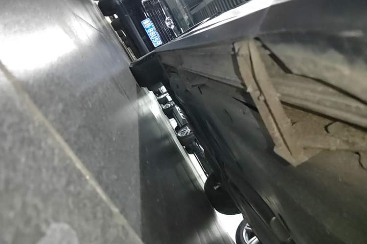 Used Volkswagen Tiguan L 2021 330TSI Automatic Two-Wheel Drive Smart Edition Right Side Sill