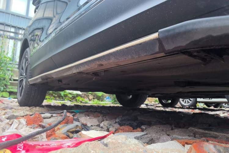 Used Volkswagen Tiguan L 2021 330TSI Automatic Two-Wheel Drive Smart Edition Right Side Sill