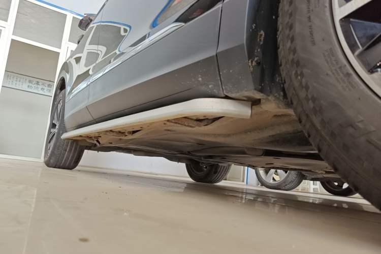 Used Volkswagen Tiguan L 2021 330TSI Automatic Two-Wheel Drive Smart Edition Right Side Sill