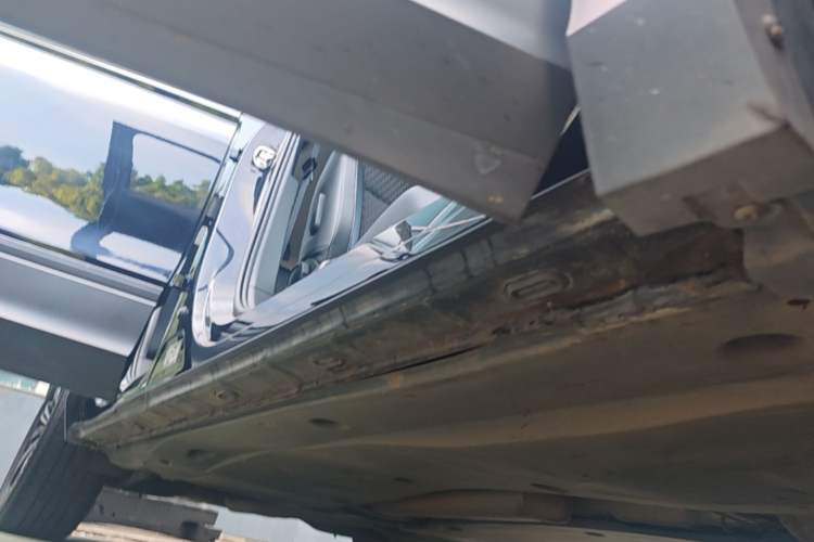 Used Volkswagen Tiguan L 2021 330TSI Automatic Two-Wheel Drive Comfort Edition Right Side Sill