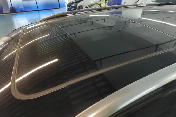 Used Volkswagen Tiguan L 2021 330TSI Automatic Two-Wheel Drive R-Line Enhanced Edition Roof