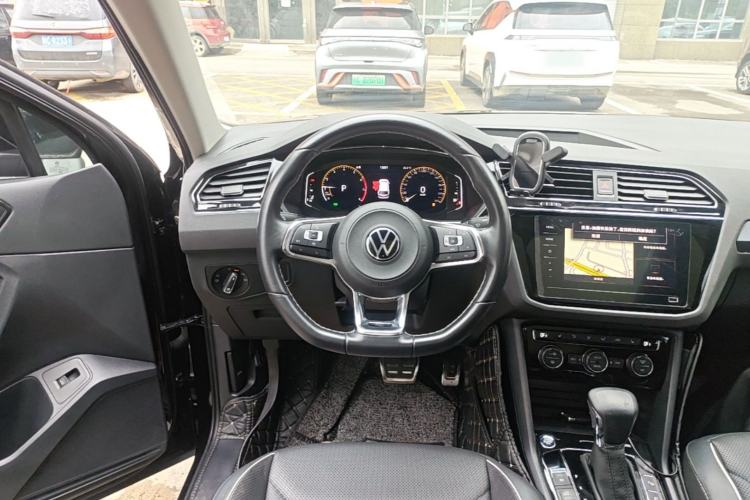 Used Volkswagen Tiguan L 2021 330TSI Automatic Two-Wheel Drive R-Line Flagship Edition Steering Wheel